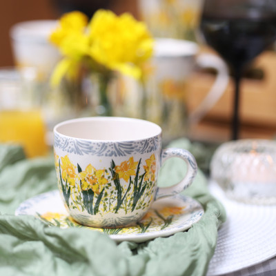 Filiżanka Bell ze spodkiem - Kolekcja Narcisia