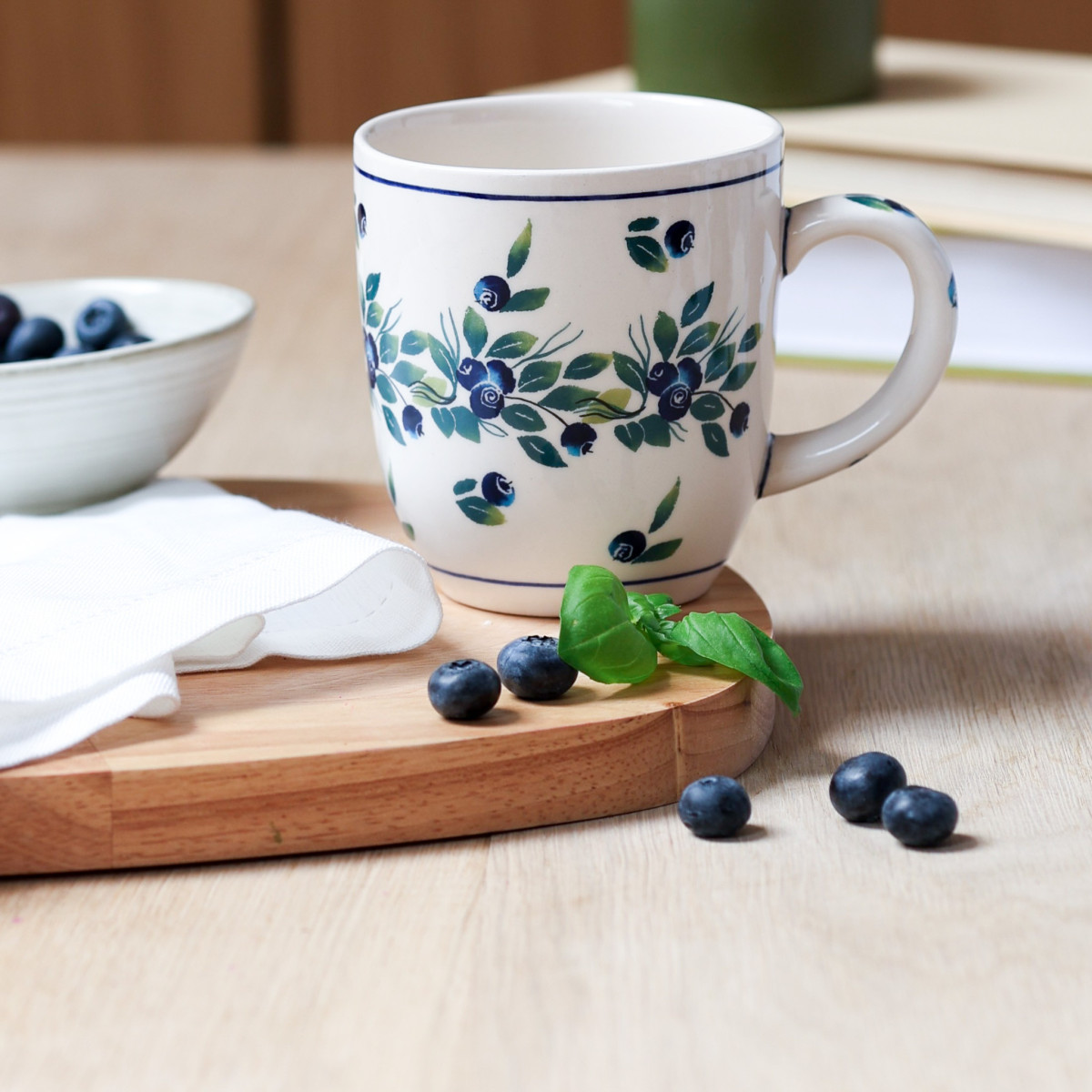 Kubek Bell Berrowa | Ręcznie dekorowany kubek ceramiczny